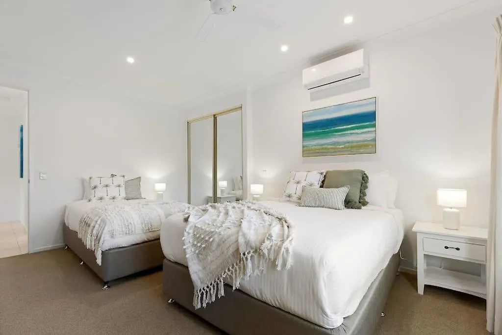 Stunning Waterfront Coastal Retreat, Sleeps 13 Villa Twin Waters Australien