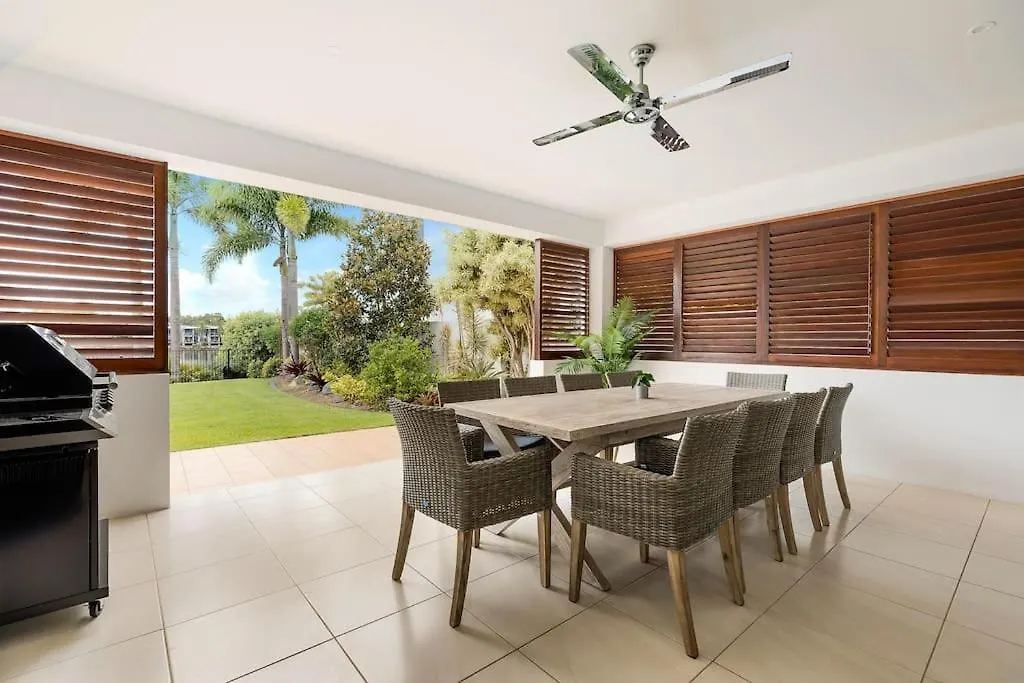 Stunning Waterfront Coastal Retreat, Sleeps 13 Villa Twin Waters
