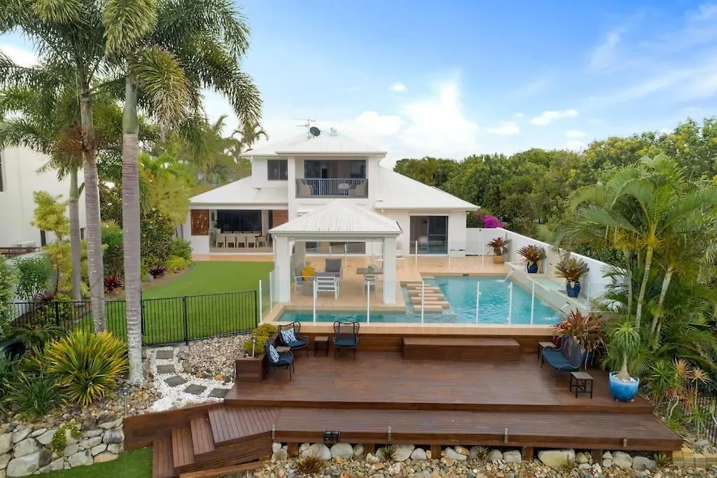 Stunning Waterfront Coastal Retreat, Sleeps 13 Villa Twin Waters